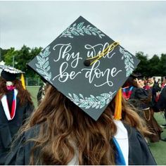 a graduation cap that says stay well be done