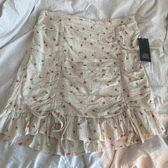 Brand New With Tags! Matching Top Is Also Listed. The Perfect Set. Size Medium Floral Ruffle Skirt, Floral Ruffle, Matching Top, Ruffle Skirt, Wild Fable, Womens Skirt, Size Medium, Skirt, Cream