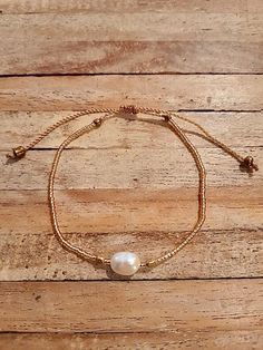 💰 Looking for a steal? SINGLE WATER PEARL BRACELET Gold is now selling at $15.90 💰 👉 Product by Lemongrass Bali Boutique 👈 Pearl Bracelet Gold, Bohemian Style Jewelry, Necklace Matching, Boho Chic Jewelry, Boho Accessories, Chic Clothing, Bohemian Bracelets, Water Pearls, Clothing Stores