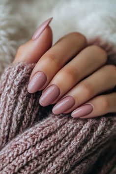 Fall Mani Colors, Nail Ideas Matte Short, Fall Light Color Nails, Romantic Pink Nails, Thanksgiving To Christmas Transition Nails, Maroon Autumn Nails, Wine Color Nail Ideas, November Pink Nails, Dip Colors For Nails Fall