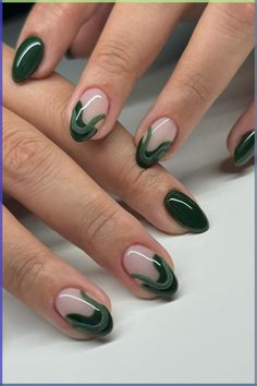 Transform your fingertips into frosty masterpieces with these captivating winter nail ideas. Discover a myriad of colors, patterns, and tech... Emerald Nails, Green Nail Art, Green Nail Designs, Cute Gel Nails, Solid Green, Oval Nails, Luxury Nails, Dream Nails