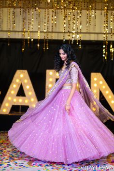 Lehanga Pics, Ghagra Design, Diwali Pics, Lehenga For Engagement, Wedding Tops, Gown Dress Party Wear, Bridal Lehenga Online, Mangalsutra Chain