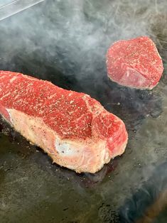 Best Steaks On Blackstone, Steaks On The Blackstone Griddle, Steak On Blackstone Grill, Ribeye Steak On Blackstone Griddle, Blackstone Griddle Steak Recipes, Ribeye Steak Recipes Blackstone, Steak On Flat Top Grill, Steak On The Griddle, Ribeyes On Blackstone Griddle