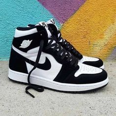 Sepatu Air Jordan, White Nike Shoes, Nike Shoes Girls, Preppy Shoes, Jordan Shoes Retro, Spain Portugal