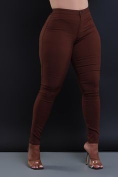 76% Cotton, 20% Polyester, 4% Spandex | Model wearing a size small | 30" inseam from size small | Very stretchy and comfortable fit‎ Have you tried the World's Stretchiest Jeans here at Swank A Posh?! Super Swank jeans are designed with 4-way stretch technology, ensuring a flexible fit that adapts to your body's movements. Made from high-quality material, these jeans offer all-day comfort and never fade. With two back pockets and a front zipper and button closure, they combine style and function Stretchy Jeans, Have You Tried, You Tried, Boutique Clothing, Front Zipper, High Waist, Comfort Fit, High Waisted, Spandex