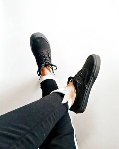 JOURNEYS | Vans Authentic Black Monochrome -- photo credit: @gaby_03ld What To Wear With Vans, Vans Collection, Vans Authentic Black, Monochrome Photo, Black Monochrome, Vans Warped Tour, Black Look, Classic Vans, Monochrome Fashion