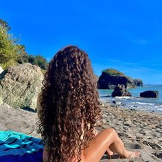 Polynesian Curly Hair, Mrs Bella, Long Natural Curly Hair, Hair Magic, Fotos Ideas, Curly Hair Photos, Dream Summer, Curly Hair Extensions, Pics Ideas