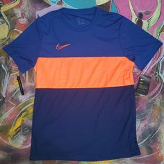 Nike Dri-Fit Mens Shirt Nwt Sporty Orange Crew Neck Shirt, Orange Short Sleeve Team Spirit Top, Sporty Orange Short Sleeve Shirt, Mens Shirt Color, Shirts Nike, Mens Shirt, Men's Nike, Nike Dri Fit, Shirt Color