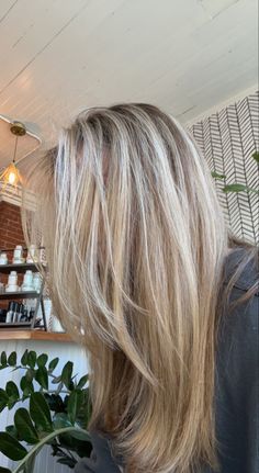 Blonde Touch Up Highlights, Bright Partial Highlights, Scandi Blonde Hair Balayage, Blonde T Section Highlights, Scandinavian Blonde Highlights, Scandavian Hairline Blonde, Scandinavian Hairline Blonde On Brown Hair, Scandinavian Highlights Hair, Scandinavian Highlights