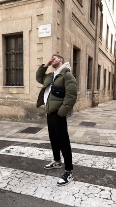 Outfits Quotes, Street Fashion Men Streetwear, Mens Fashion Streetwear, Winter Outfits Men, Cool Outfits For Men