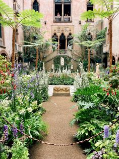 Museum courtyard garden in Boston ma called the Isabella stewart gardner museum Isabella Stewart Gardner Museum Wedding, Museum Wedding, Big Rings, Find Your Style, City Wedding, Garden Planning, Style Board, Travel