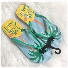 Brand New With Tags! "Fun In The Sun" Palm Tree Beach Summer Sandals - Flip Flops. Women's Size 9-10. Beachy Flip Flops For Spring Beach Outings, Beachy Flip Flops For Spring Beach Occasions, Summer Open Toe Sandals For Summer Adventures, Spring Beach Flip Flops, Casual Sandals For Summer Adventures, Fun Multicolor Flip Flops For Beach Season, Green Casual Flip Flops For Beach Season, Green Sandals For Beach Vacation, Playful Sandals For Summer Vacation