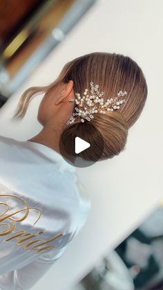 Natalia Guzman on Instagram: "¿Te harías este peinado para tu boda?👰🏻‍♀️🤍  #bride #hair #peinados #tutorialpeinados #bride" Bride Bun, Low Buns, Hair Styels, Peinados Recogidos, Bride Hair, Beauty Hair