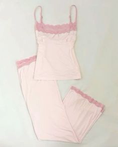 Pink Early 2000s Outfits, 2000s Pyjamas, Girlblogger Outfit, 2000s Pjs, 2000s Pajamas, Coquette Pjs, Princess Pjs, Girly Pajamas