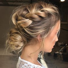 loose updos | pretty messy wedding updo hairstyle,updo hairstyle,messy wedding hairstyles for long hair Sanggul Modern, Messy Wedding Hair, Wedding Guest Hairstyles, Penteado Cabelo Curto, Short Hairstyle, Wedding Hairstyles For Long Hair, Wedding Hair And Makeup, Gorgeous Hair, Copic