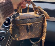 Lv Accessories, Sarah Grace, Sac Louis Vuitton, Luxury Bags Collection, Best Designer Bags, Vanity Bag, Chanel Purse, Fancy Bags, Luxury Purses