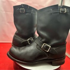 Vintage Frye Made In The Usa. Black Leather Harness Motorcycle Biker Boots. Max Tread. Oil Resistant. Size Men 11 M. Measures 11.5 Inches From Heel To Toe. Measures 4 Inches At Widest. Black Leather Harness, Vintage Biker, Leather Harness, Biker Boots, Black And Tan, Boats, Men's Shoes, Shoe Boots, Black Leather