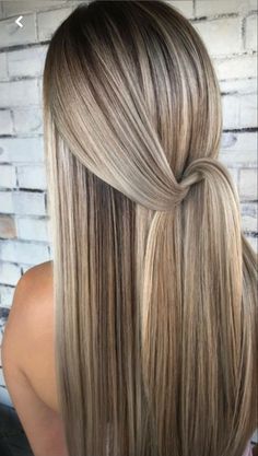 Blond Hair Colors, Gold Blonde Hair, Hair Highlights And Lowlights, Blonde Curly Hair, Spring Hair Color, Light Hair Color, Trendy Hair Color, Curly Hair With Bangs, Spring Hairstyles