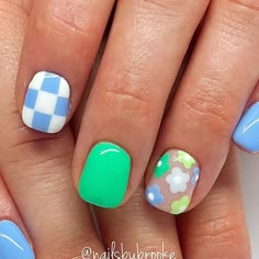 Fun Summer Dip Nails, Checkered Short Nails, May Nails Ideas 2024, Blue Checkered Nails, Summer Design Nails, Cute Summer Nails Square, Checkered Nails, Best Nails, Hippie Nails