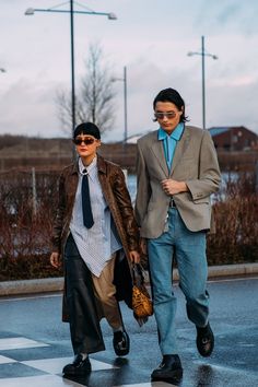 The Best Street-Style Photos From the Fall 2020 Shows at Copenhagen Fashion Week Street Style Copenhagen, Stylish Street Style, Copenhagen Fashion, Future Outfit, Copenhagen Style, Copenhagen Fashion Week, Street Look, Fashion Couple, Couple Outfits