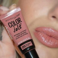 A Beautiful Nude Lip Paint. Go Beyond Gloss With A Joke Of Intense Color Maybelline Vibrant Lip Paint A Nude That's Looks Good On Every Skin Tone. Lip Paint, Makeup To Buy, Makeup Swatches, Lip Glosses, Drugstore Makeup, Lipstick Makeup, Makeup Fashion, Love Makeup, Aesthetic Makeup