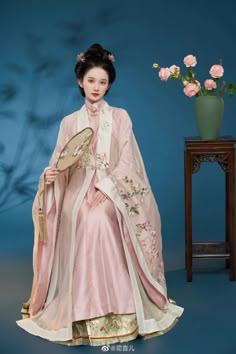 Qing Dynasty Clothing Woman, Traditional Yukata, Ming Dynasty Clothing, Hanfu Photoshoot, Knight Princess, Hanfu Fashion, Qing Dynasty Clothing