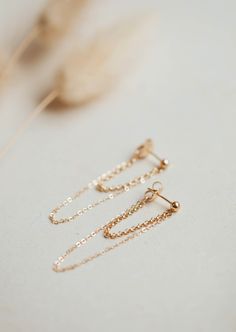 A pair of drop earrings created by Hello Adorn to create double chain earrings in the Skyla Double Annex design Minimal Handmade Jewelry, Side Photo, Everyday Wear Jewelry, Handmade Jewelry Designs, Jewelry Cleaner, Jewelry Inspo, Pretty Jewellery, 14kt Gold, Cute Jewelry