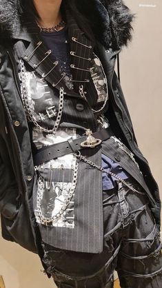 Punk Fancy Outfit, Visual Kei Mens Fashion, Vkei Outfits Masc, Formal Punk Outfits, Punk Formal Outfit, Visual Kei Fashion Men, Visual Kei Fashion Outfits, Male Alt Outfits, Vkei Outfits Men