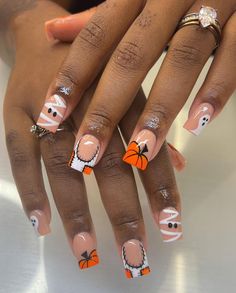 Simple Nail Ideas Halloween Birthday Nail Designs, Short French Halloween Nails, Short Coffin Nails Halloween, Halloween French Nail Designs, Holloween Nails Square, Kids Gel Nails Ideas, Halloween French Nails, French Tip Halloween Nails, Halloween Nails Coffin