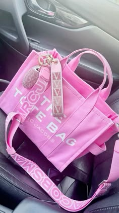 Pink Marc Jacobs Tote Bag, Marc Jacobs Tote Bag, Expensive Bag, Trendy Purses, Unique Handbag, My Style Bags, Pink Lifestyle, Luxury Bags Collection, Handbag Essentials