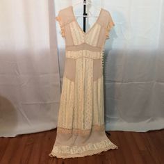 Long Dress, Lace, Feminine Xs Dresses, Dress Lace, Free People Dresses, Free People Dress, Dresses Xs, Gorgeous Dresses, Long Dress, Colorful Dresses, Free People