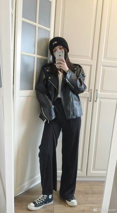 Leather Jacket Tomboy, Leather Jacket Korean Outfit, Leather Jacket Outfits Aesthetic, Leather Jacket Outfit Aesthetic, Leather Jacket Ootd, Outfit Korean, Korean Casual Outfits, Leather Jacket Outfits, Casual Day Outfits