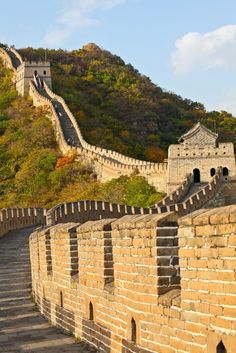 the great wall of china with steps leading up to it