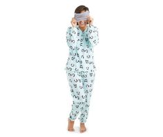 This cozy sleep set is sure to keep you warm all winter long. It features a coordinating shirt and pair of pants in a playful penguin print, as well as a plush double-sided eye mask. Crafted from soft fleece, this set is perfect for chilly nights, lazy weekend days and even Christmas morning. Light Grey Leggings, Womens Black Sweater, Big Lots Store, Cozy Sleep, Lazy Weekend, Grey Quilt, Big Lots, Sleep Set, Grey Leggings