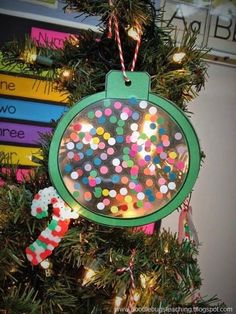 Laminated Christmas Ornaments, Laminated Ornaments, Laminator Crafts, Doodle Bugs, Christmas Art Projects, Christmas Teaching, Seasonal Activities, Winter Art Projects, Christmas Worksheets