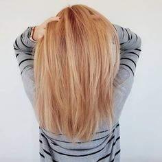 Jahodová Blond, Strawberry Blonde Hair Color Ideas, Natural Strawberry Blonde Hair, Light Strawberry Blonde, Strawberry Blonde Highlights, Blonde Locks, Strawberry Blonde Hair Color, Strawberry Hair, Red Shades