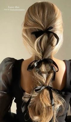 Kadeřnické Trendy, Vlasové Trendy, A Ponytail, Hair Stylies, Work Hairstyles, Holiday Hairstyles