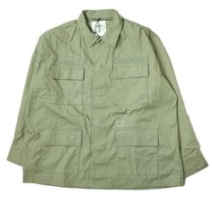 WTAPS 22SS JUNGLE 02 / LS / COTTON. POPLIN 221WVDT-SHM03 03(L) OLIVE DRAB Description Description WTAPS 22SS Japan JUNGLE 02 / LS / COTTON. POPLIN. A jungle shirt that has been released as a staple since the brand was founded. Using cotton poplin, the placket is a fly tailored specification, and only the first button has a bell nap with the head exposed. With insignia on the chest pocket. Pattern Number 221WVDT-SHM03 Size(CM) Shoulder width：54.5cm Width of a garment：68.5cm Dress length(front)：73 Pocket Pattern, The Head, Cotton Poplin, Chest Pocket, Military Jacket, Dress Length, Fashion Inspo, Japan, Pattern