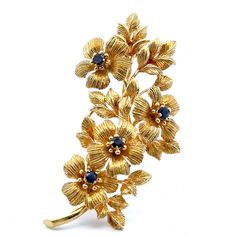 Exquisite 18K Yellow Gold Vintage Sapphire Floral Brooch A perfect gift for that someone special!  Total Brooch Weight: 17.27g Brooch Length: 59.78mm Brooch Width: 28.47mm Gemstone: Sapphire  Item will be placed in a gift box. * Luxury Gold Statement Brooches, Luxury Ornate Yellow Gold Brooches, Luxury Yellow Brooch Jewelry, Luxury Yellow Gold Necklaces With Brooch Detail, Luxury Designer Yellow Gold Brooches, Jewellery Patterns, Vintage Brooch Jewelry, Italy Jewelry, Vintage Sapphire