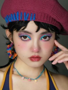 Pretty People To Draw, Looking Up Pose, Weird Makeup Looks, Interesting Makeup, Desain Editorial, Foto Art, Hair Reference, Makati