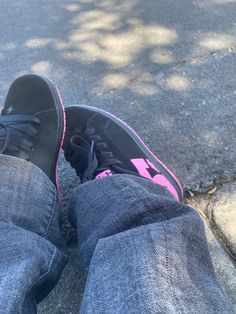 Pink Dc Shoes, Dc Shoes Outfit, Pink Shoes Outfit, Pretty Shoes Sneakers, Funky Shoes, Baggy Clothes, Shoes Outfit, Shoe Inspo, Swag Shoes