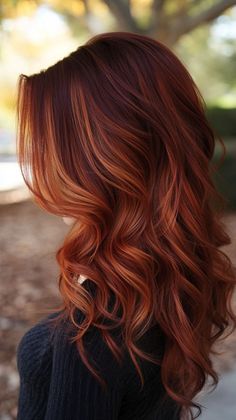 Burgundy Hair With Copper Highlights, Multi Colored Red Hair, Fall Red Balayage Hair, Red Winter Hair, Red To Copper Hair, Fun Haircolor Ideas, Dark Auburn Hair Balayage, Cooper Auburn Hair Color, Auburn Hair With Balayage