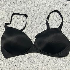 38c. Basically Brand New Classic Black Bra With Padded Cups, Black Full Coverage Classic Bra, Classic Black Seamless Bra, Black Padded Cup Bra, Classic Black Underwire Bra, Black Padded Bra, Sleepwear Black, Wireless Bra, Women's Intimates