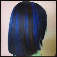 Bob With Streaks, Emo Hairstyles, Dyed Hair Inspiration, Blue Highlights, Pixie Hair