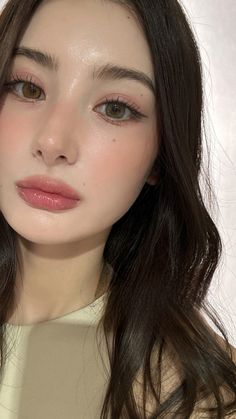 @23.11_ on instagram Brown Douyin Makeup Look, Warm Tone Makeup Korean, Farewell Makeup, Korean Doe Eye Makeup, Douyin Warm Tone Makeup, Soft Brown Makeup Look Korean, Beauty Bomb, Soft Makeup Looks, Korean Eye Makeup