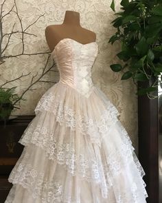 vintage tube top wedding dress with lace, ruffles, and intricate bodice. Wedding Dresses Aesthetic, Ginger Rose, Dresses Aesthetic, Cute Wedding Ideas, Gunne Sax, Dreamy Wedding