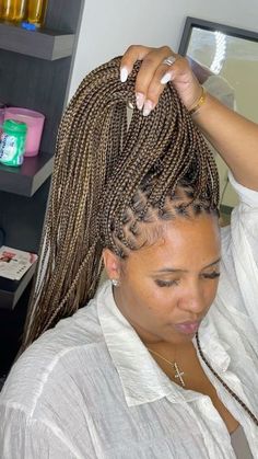 Hair Color 27 On Black Women, Braids On Highlighted Hair, Knotless Braids 27/30, 4 27 30 Knotless Braids, Colour 4 And 27 Braids, Braids 27/30, Color 30 Hairstyles, 4/27/30 Knotless Braids, Colour 30 And 27 Braids