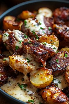 mississippi mud potatoes Potato Spuds Recipes, Potato Veggie Recipes, Recipes For Family Gatherings, Old Bay Potatoes, Recipes That Use Bacon, Potato For A Crowd, Potato Side Ideas, Side Dishes For Gatherings, Double Baked Potato Casserole