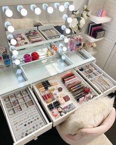 Beauty Room Vanity, Room Redesign, Vanity Room, Girly Room, Cute Bedroom Decor, Dreamy Room, Teen Bedroom Decor, Dream Room Inspiration