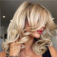 Blow Dry Hairstyles, Blow Dry Curls, Curly Blowdry, Curls For Medium Length Hair, Blowout Curls, Curled Hairstyles For Medium Hair, Blowdry Styles, Bombshell Hair, How To Curl Short Hair